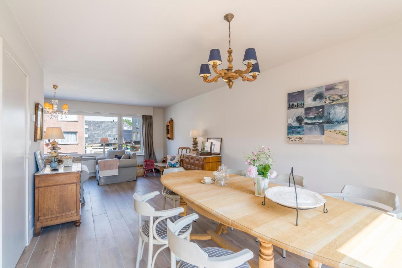 Spacious, Warm And Updated W Parking & Garden *